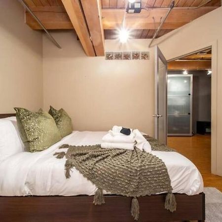 Historic Jd Loft, Near Ice District, Rogers Place, Ug Parking 에드먼턴 외부 사진