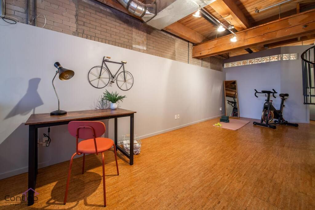 Historic Jd Loft, Near Ice District, Rogers Place, Ug Parking 에드먼턴 외부 사진